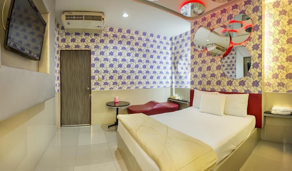 Thamrongin Hotel Bangkok Exterior photo